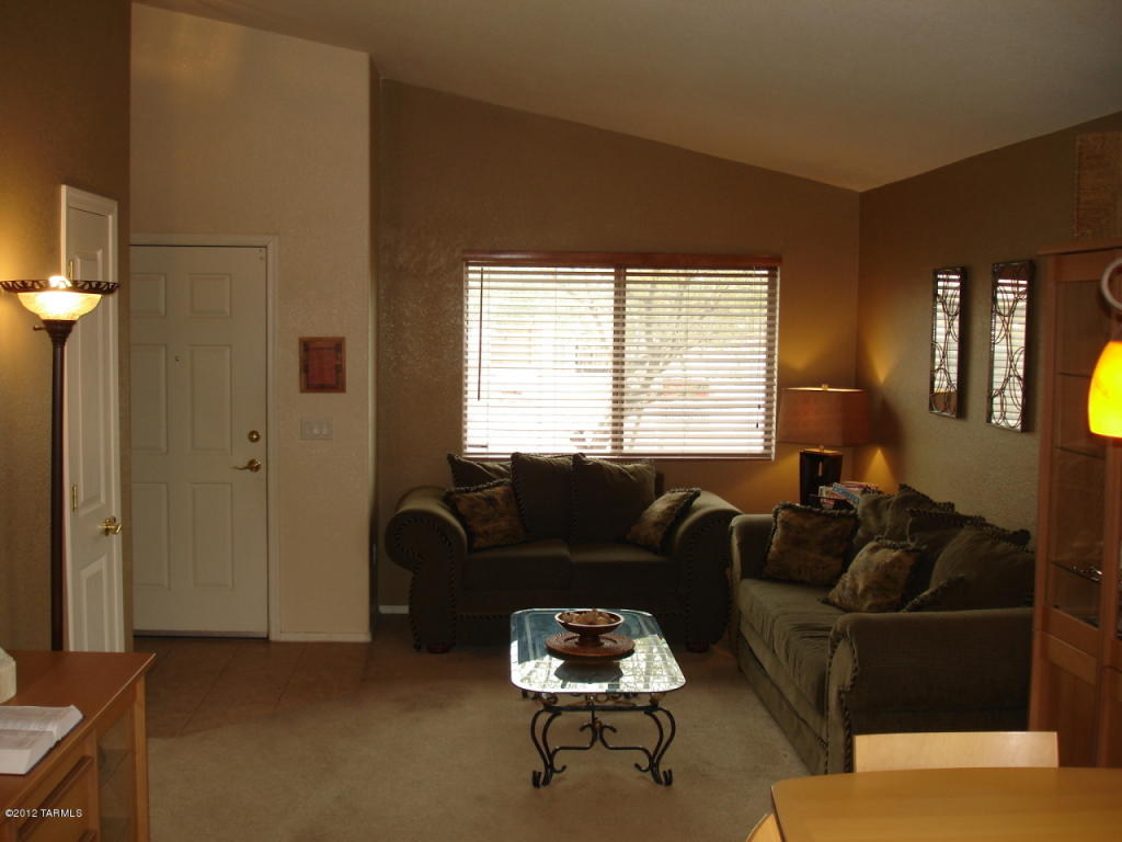 6587 E Splendid Ln, Tucson, AZ 85756 photo 3