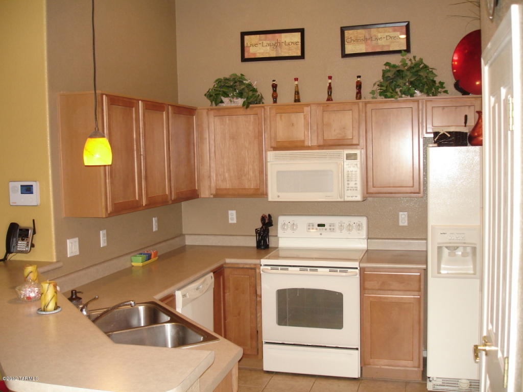 6587 E Splendid Ln, Tucson, AZ 85756 photo 7