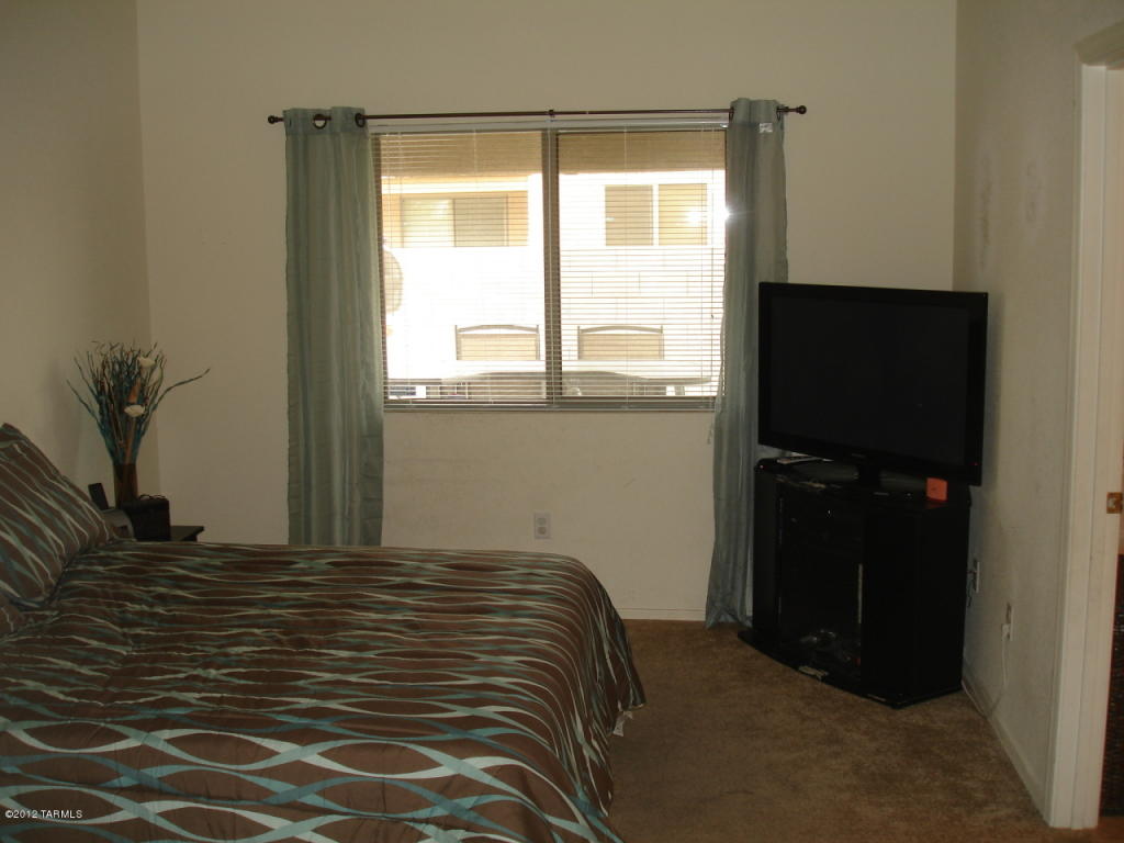 6587 E Splendid Ln, Tucson, AZ 85756 photo 12