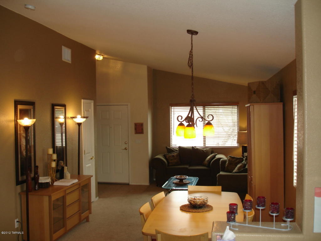 6587 E Splendid Ln, Tucson, AZ 85756 photo 2