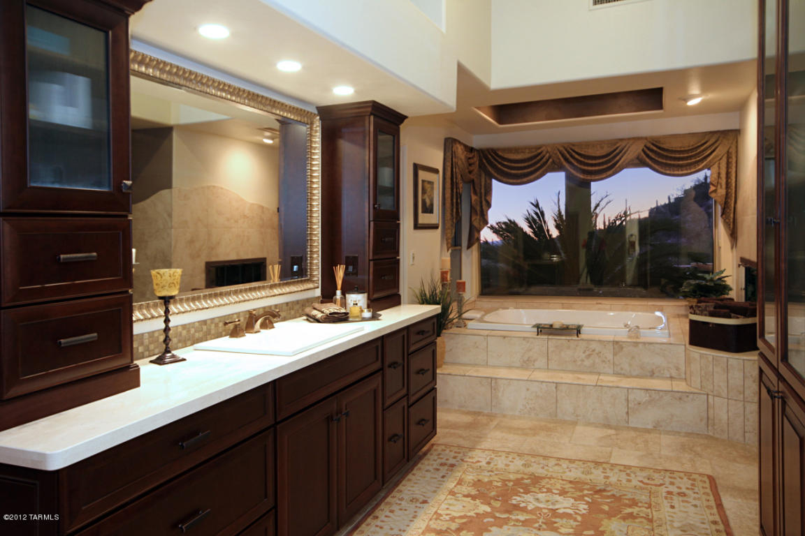 3632 E Windy Point Dr, Tucson, AZ 85718 photo 6