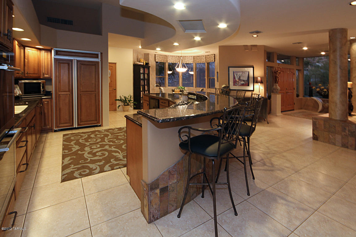 3632 E Windy Point Dr, Tucson, AZ 85718 photo 4