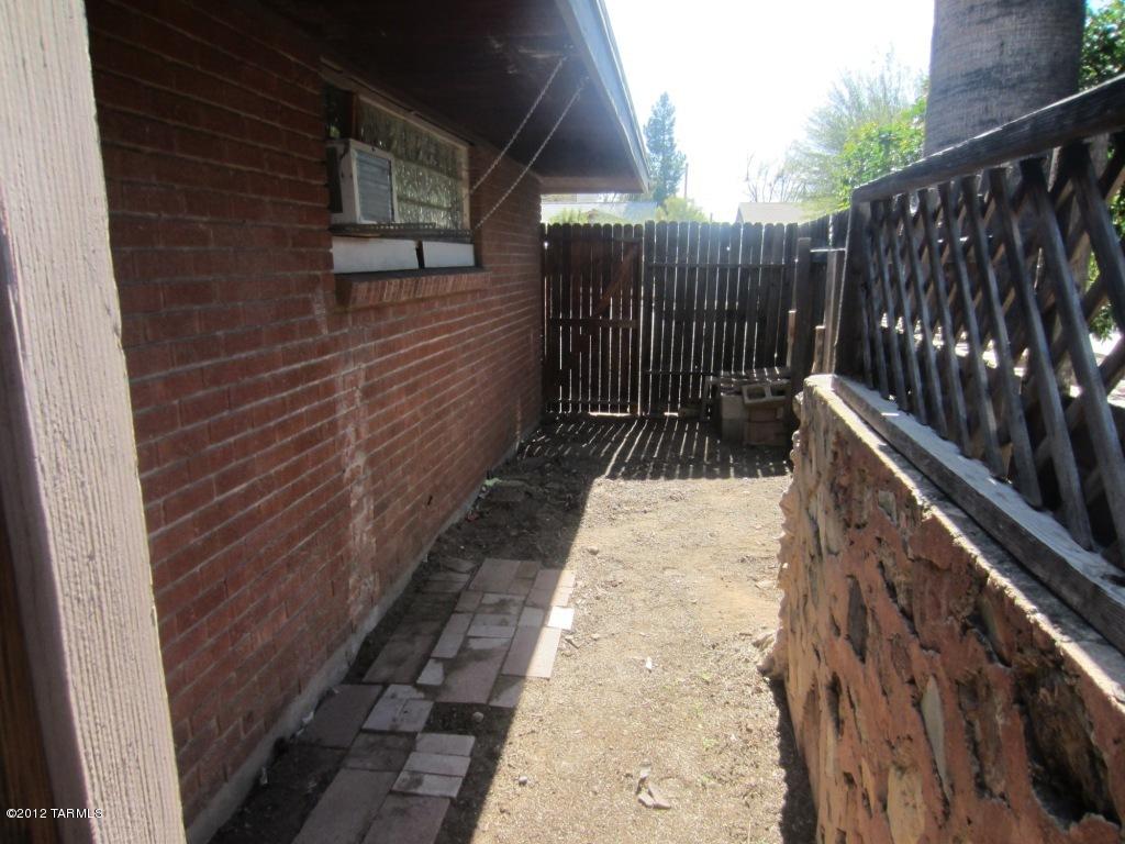 857 E Sequoyah St, Tucson, AZ 85719 photo 10