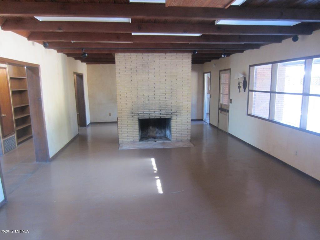 857 E Sequoyah St, Tucson, AZ 85719 photo 3