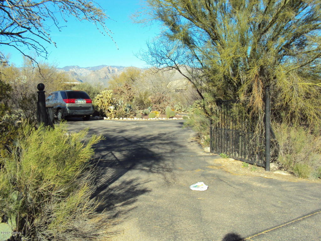 8125 E Cloud Rd, Tucson, AZ 85750 photo 1