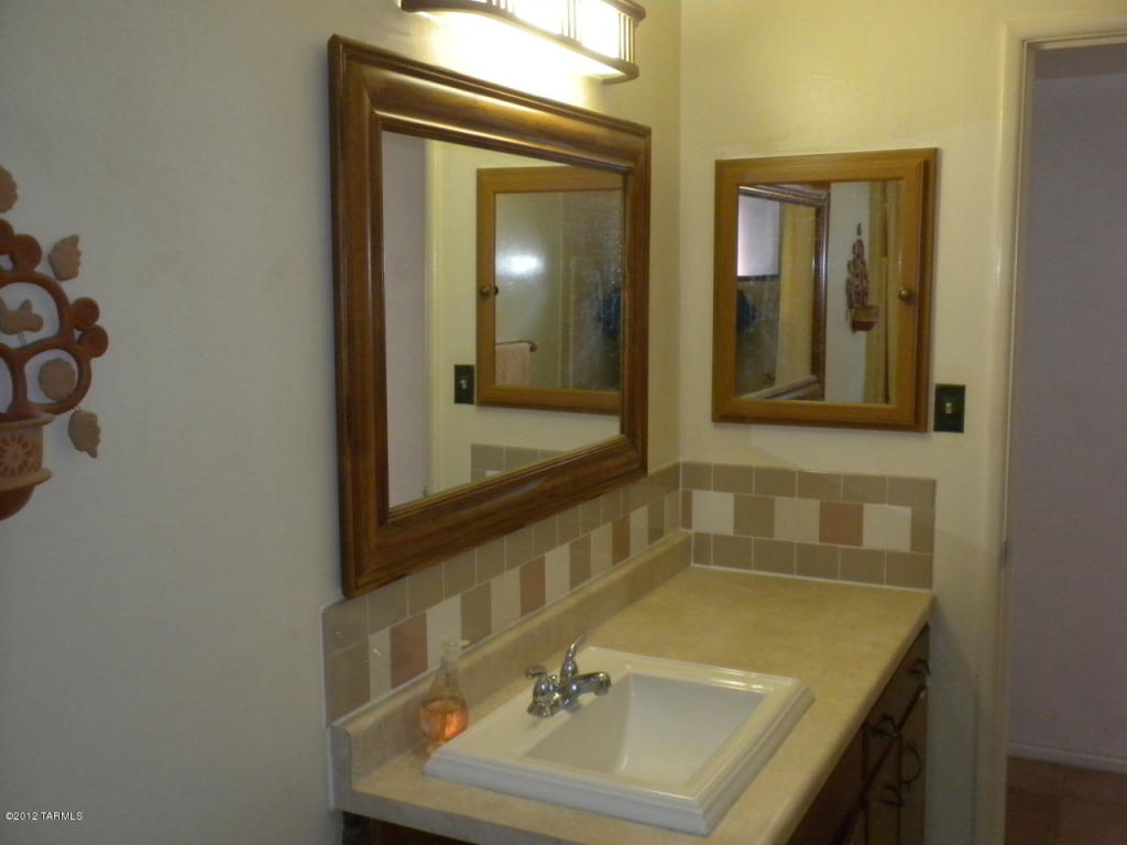 2515 E Lind Rd, Tucson, AZ 85716 photo 8