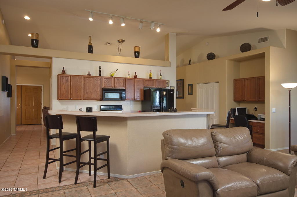8597 E Olinga Ct, Tucson, AZ 85747 photo 4