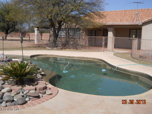 7902 E Mabel Dr, Tucson, AZ 85715 photo 4