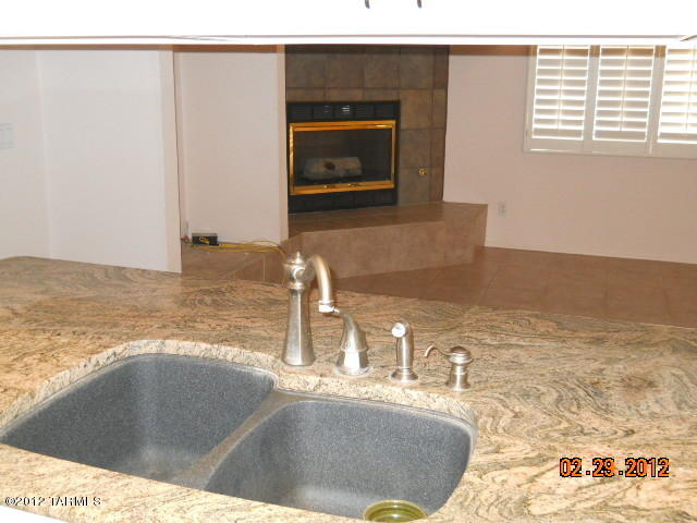 7902 E Mabel Dr, Tucson, AZ 85715 photo 9