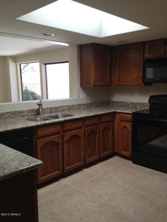 9521 E Walnut Tree Dr, Tucson, AZ 85749 photo 6