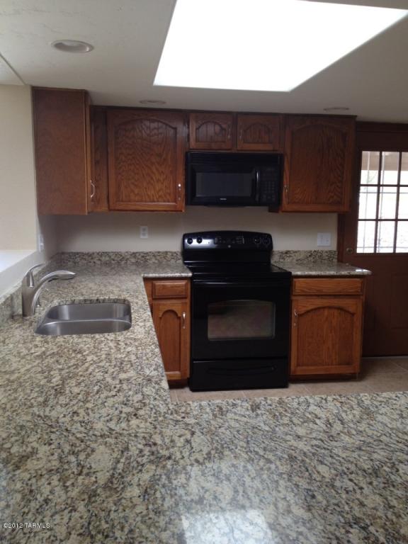 9521 E Walnut Tree Dr, Tucson, AZ 85749 photo 5