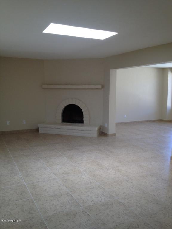 9521 E Walnut Tree Dr, Tucson, AZ 85749 photo 4