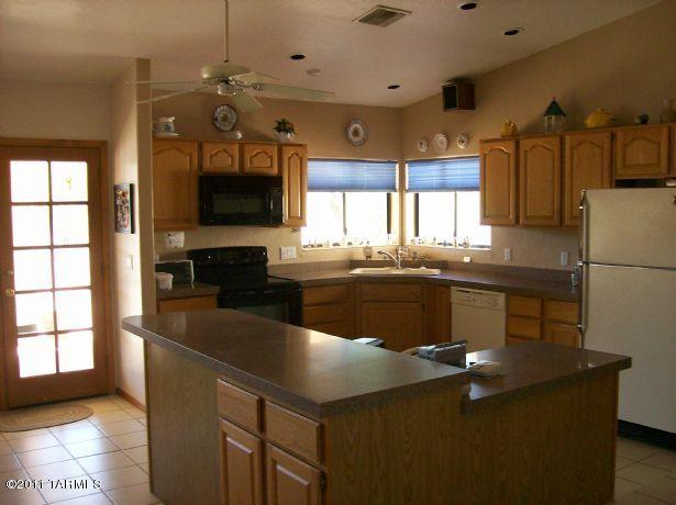 10580 E Roger Rd, Tucson, AZ 85749 photo 3