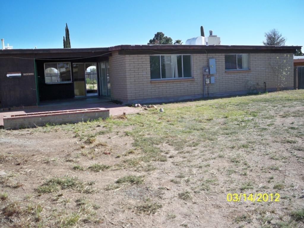9441 E Watson Dr, Tucson, AZ 85730 photo 2