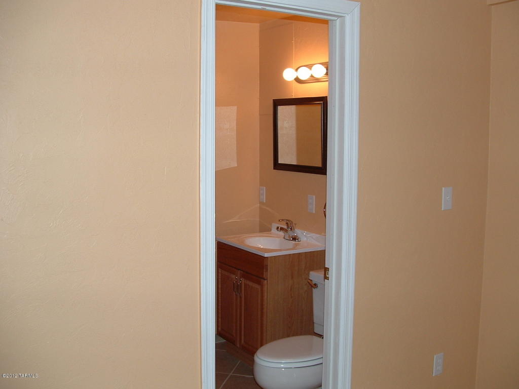 3166 E 24th St, Tucson, AZ 85713 photo 9
