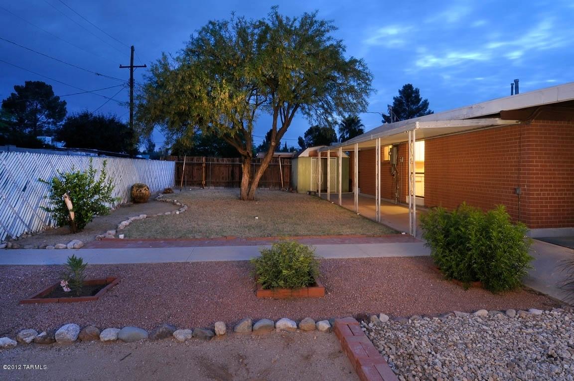 8120 E 4th Pl, Tucson, AZ 85710 photo 3