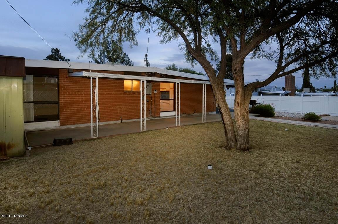 8120 E 4th Pl, Tucson, AZ 85710 photo 4