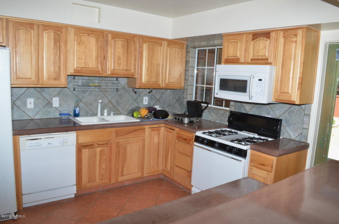 4927 E Julia, Tucson, AZ 85711 photo 2