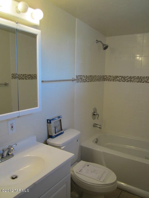 7602 E Persimmon Dr, Tucson, AZ 85730 photo 7