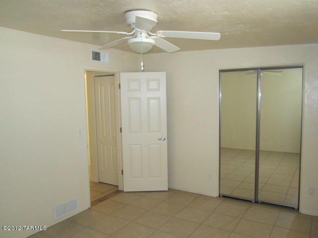 7602 E Persimmon Dr, Tucson, AZ 85730 photo 6
