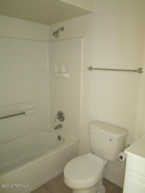 7602 E Persimmon Dr, Tucson, AZ 85730 photo 11