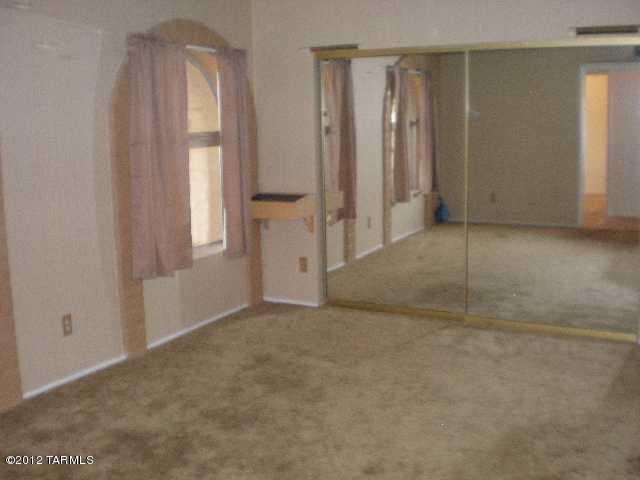 547 E Savannah St, Vail, AZ 85641 photo 9