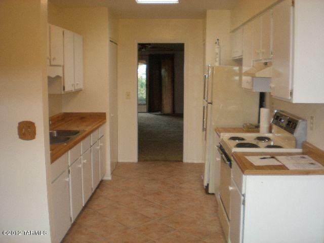 547 E Savannah St, Vail, AZ 85641 photo 6