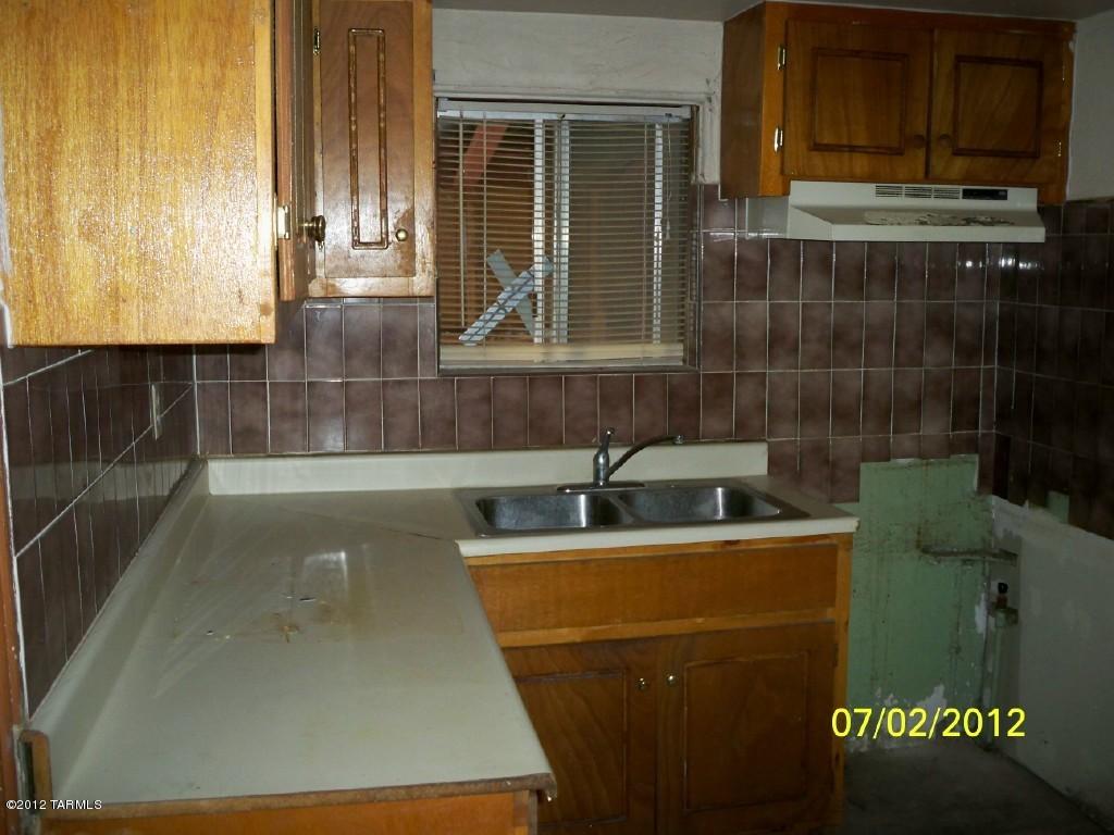 331 E Rodeo Dr, Tucson, AZ 85714 photo 4