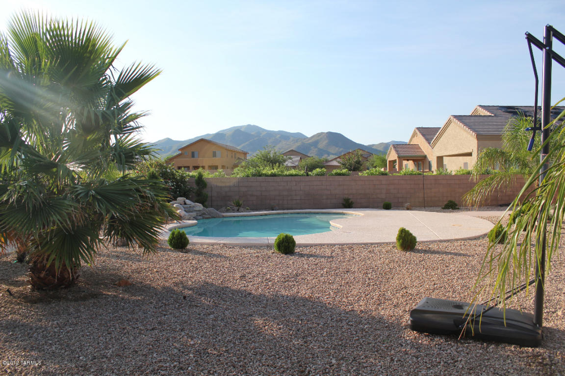 1135 S Chatfield Dr, Vail, AZ 85641 photo 1