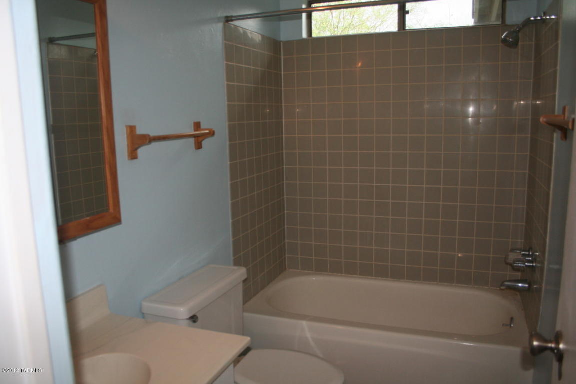 9805 E Celeste Dr, Tucson, AZ 85730 photo 6