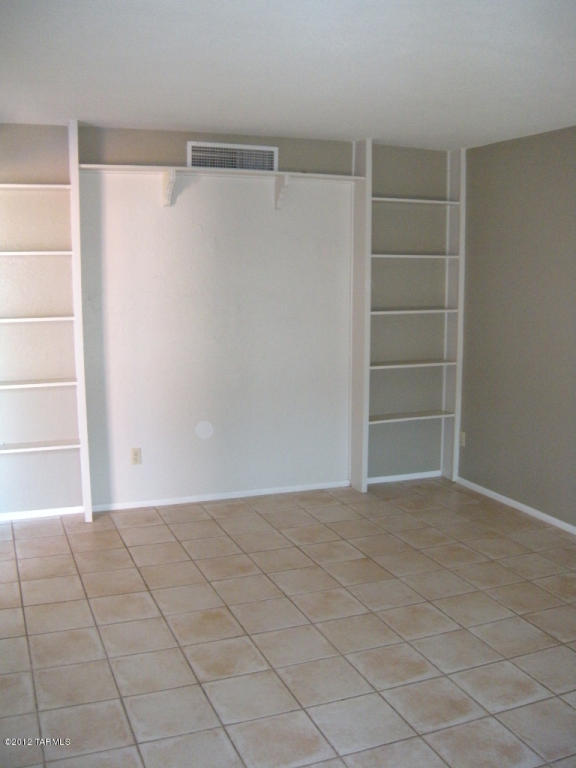 9521 E Baker St, Tucson, AZ 85748 photo 8