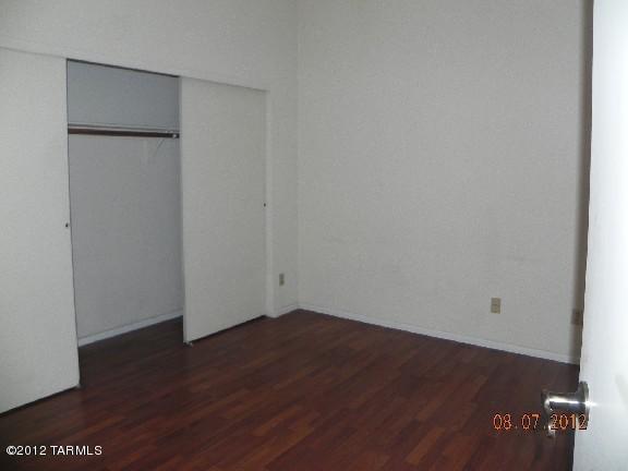 8593 E Pembrook Dr, Tucson, AZ 85715 photo 5