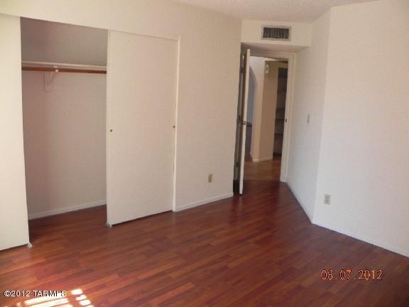 8593 E Pembrook Dr, Tucson, AZ 85715 photo 4