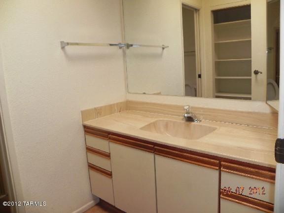 8593 E Pembrook Dr, Tucson, AZ 85715 photo 8