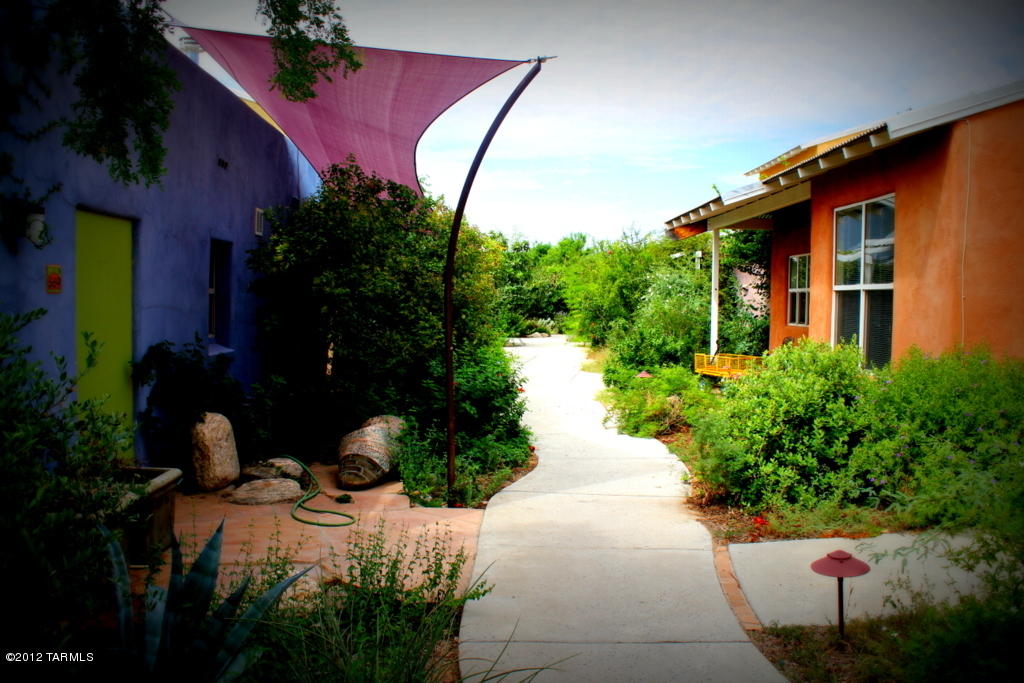 565 E Roger Rd, Tucson, AZ 85705 photo 13