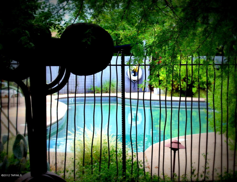 565 E Roger Rd, Tucson, AZ 85705 photo 16
