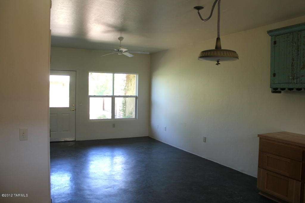 565 E Roger Rd, Tucson, AZ 85705 photo 6