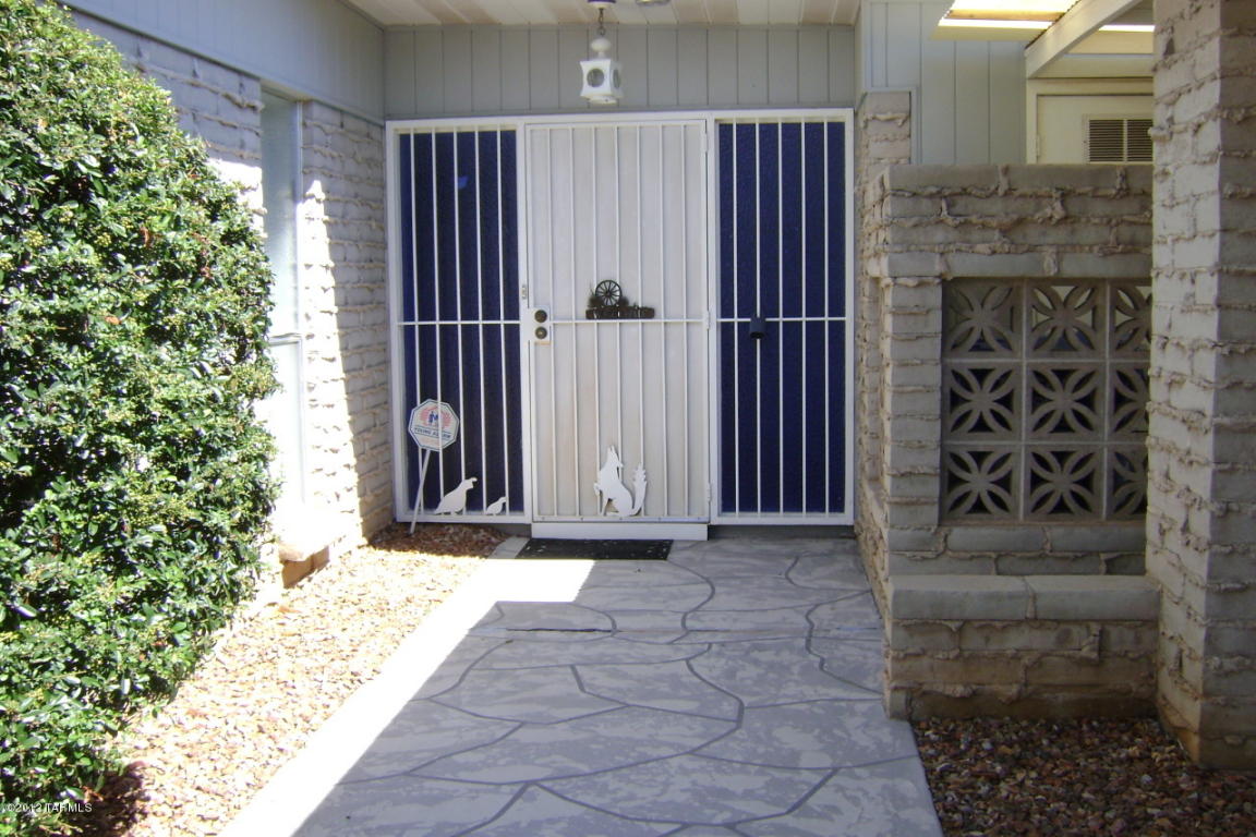 9057 E Maple Leaf Dr, Tucson, AZ 85710 photo 2