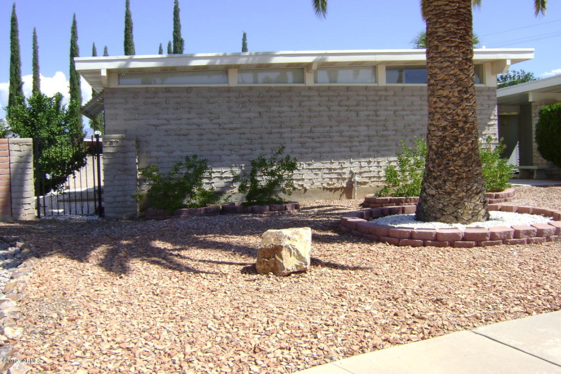 9057 E Maple Leaf Dr, Tucson, AZ 85710 photo 5