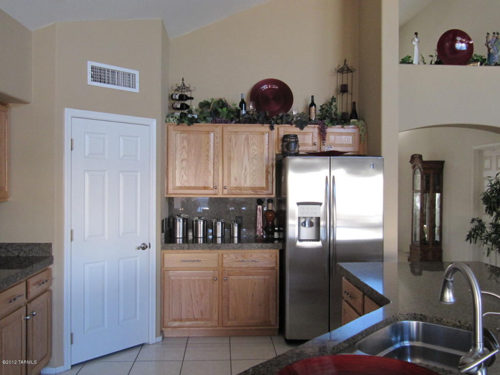 9781 E Pointe Pass Ct, Tucson, AZ 85748 photo 12