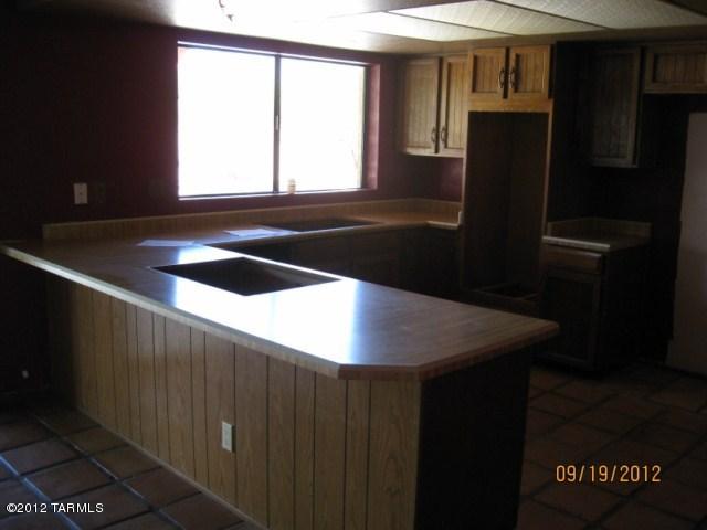 9151 E Showcase Ln, Tucson, AZ 85749 photo 4
