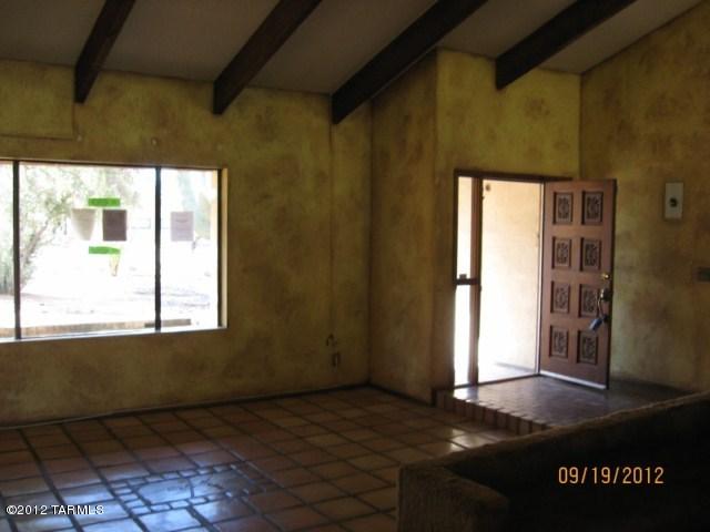 9151 E Showcase Ln, Tucson, AZ 85749 photo 3