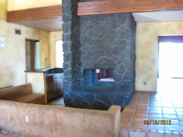 9151 E Showcase Ln, Tucson, AZ 85749 photo 2