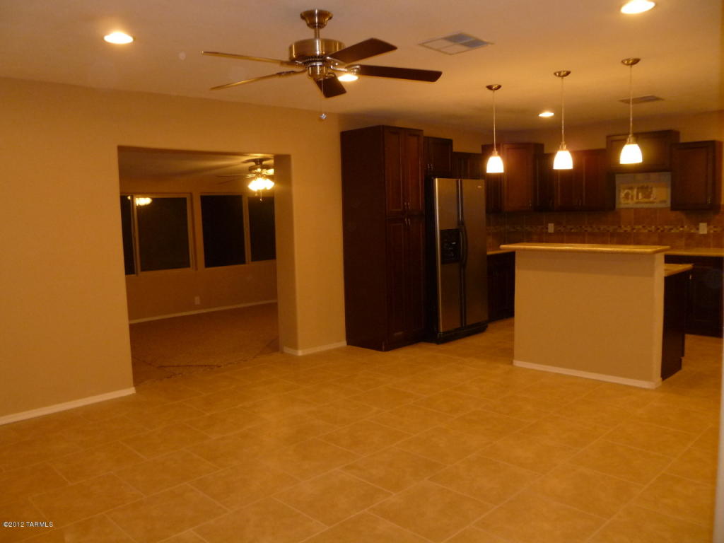 9521 E 5th St, Tucson, AZ 85748 photo 3
