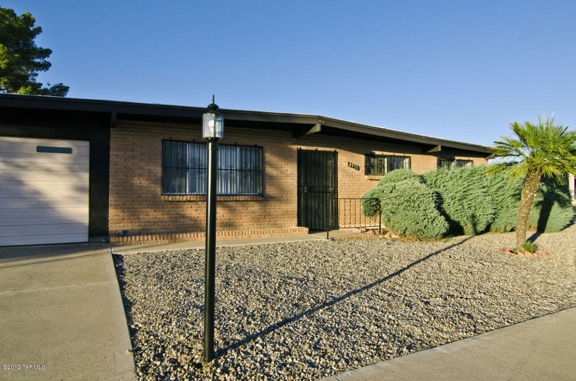 8951 E 3rd, Tucson, AZ 85710 photo 2