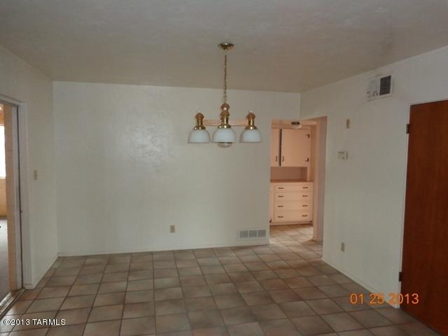 5556 E Mabel St, Tucson, AZ 85712 photo 13