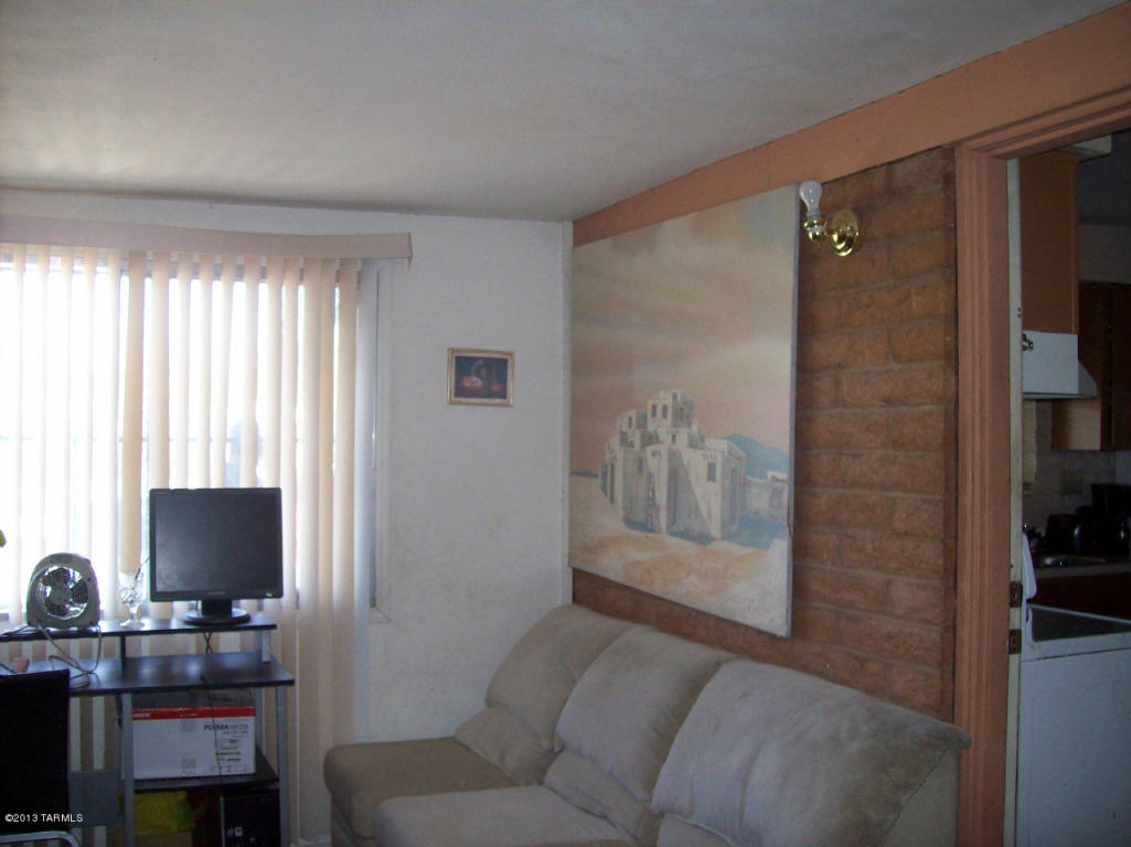 2326 E Hedrick Dr, Tucson, AZ 85719 photo 8