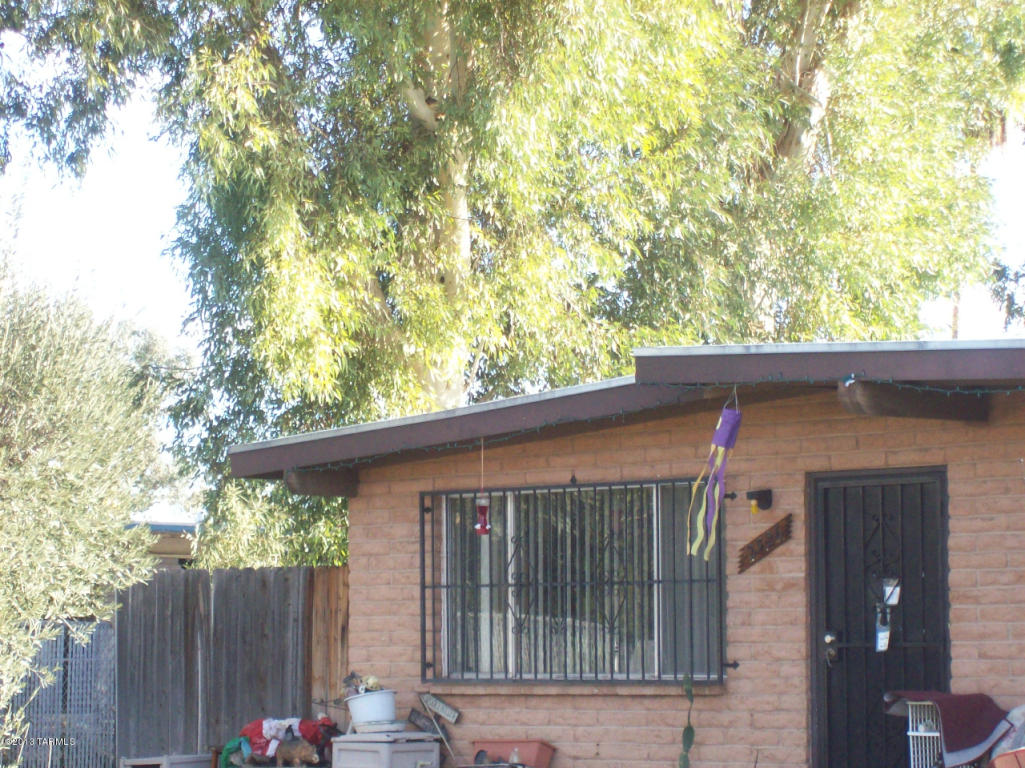 2326 E Hedrick Dr, Tucson, AZ 85719 photo 2