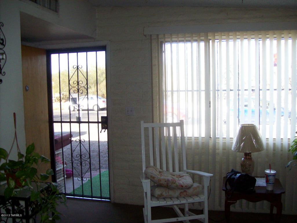 2326 E Hedrick Dr, Tucson, AZ 85719 photo 3
