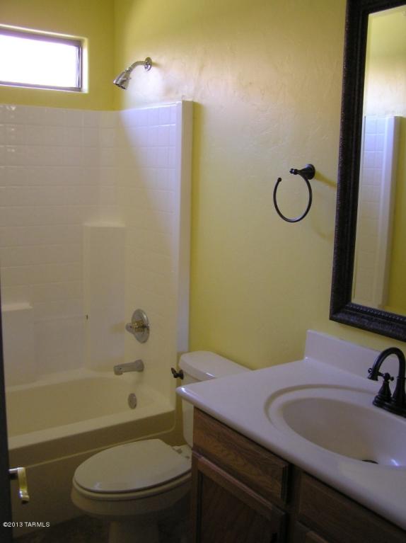 8436 E Sarnoff Ridge Loop, Tucson, AZ 85710 photo 12